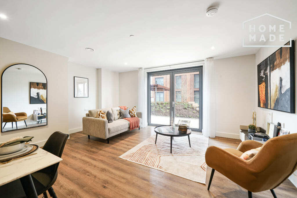 Apartment in Slough - View 3