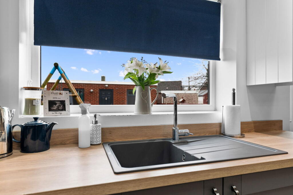 House in Rotherham, Thurcroft - More