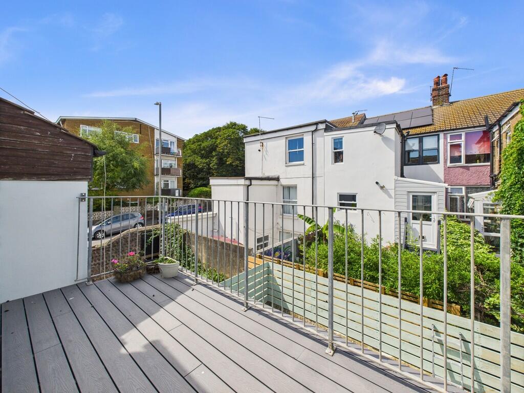 Apartment in Brighton - View 2