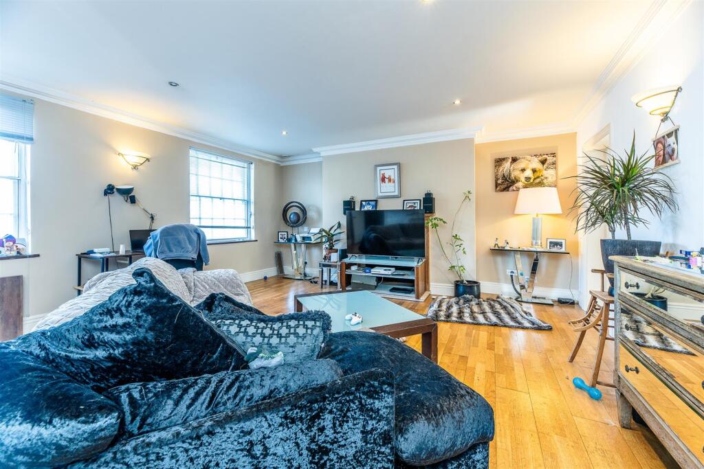 Apartment in Nottingham, The Park - View 2
