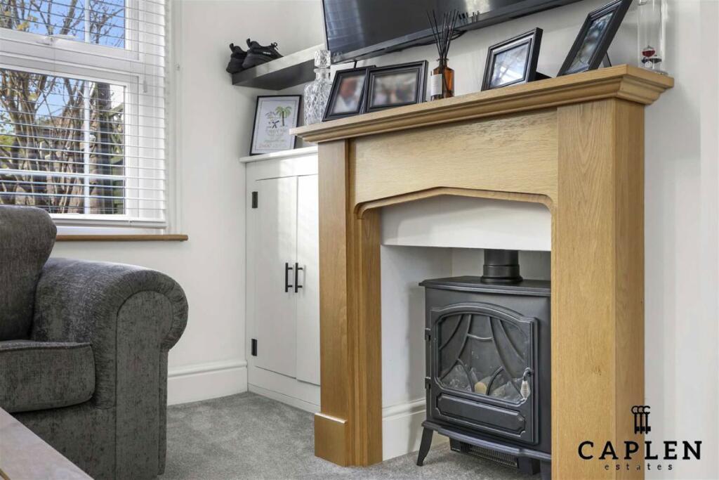 House in Epping Forest, Chigwell - View 4