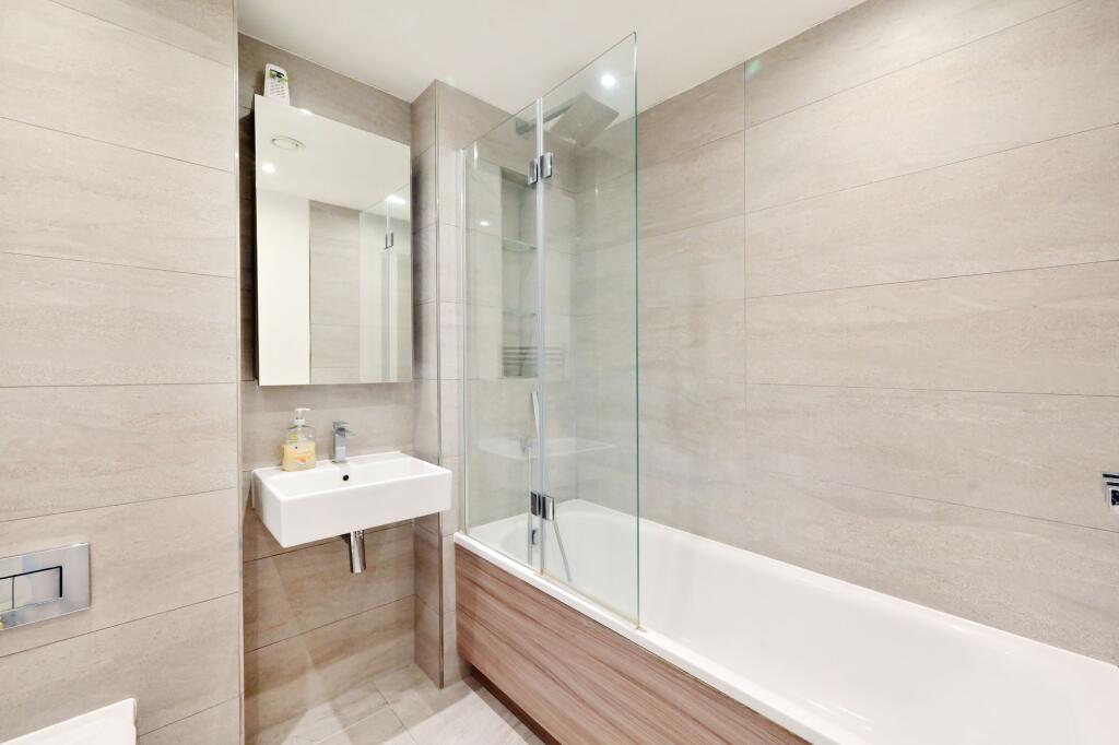Lismore Boulevard, Pandorea House, NW9 photo 4