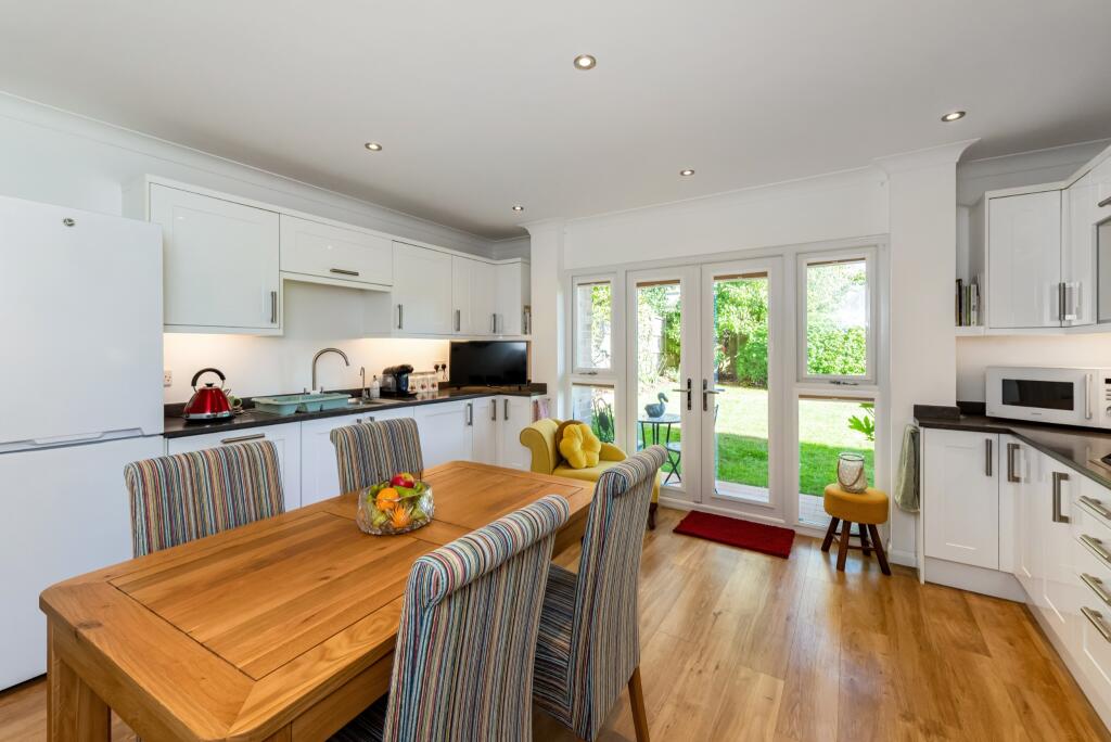 House in Winchester, Wickham - More