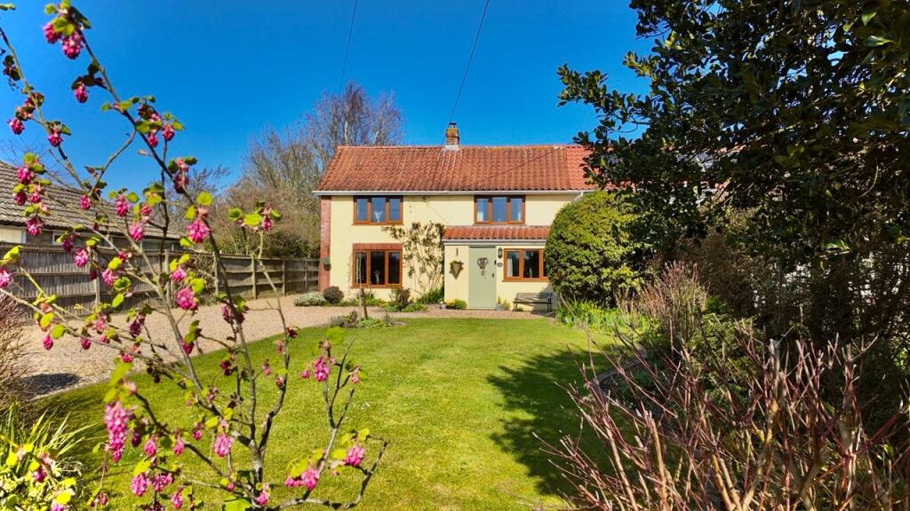Main image of property: Wymondham Road, Wreningham, Norwich