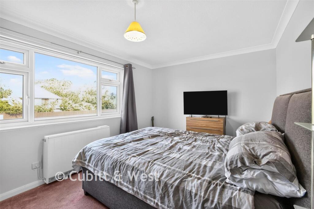 Apartment in Havant, Hampshire - More