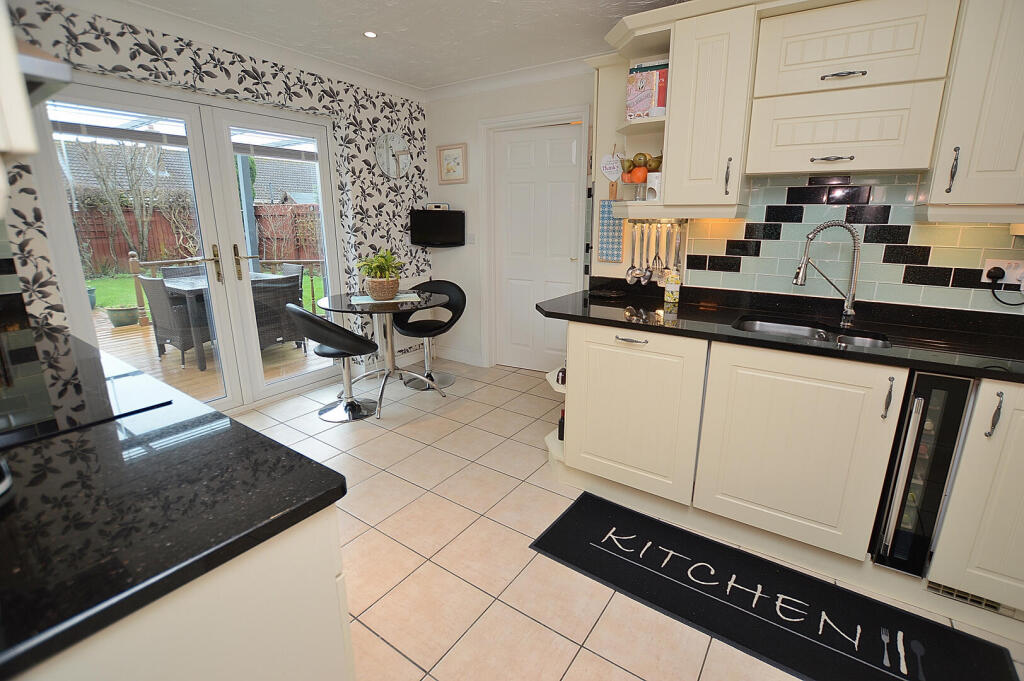 House in East Lindsey, Viking Estate, Woodhall Spa - View 4