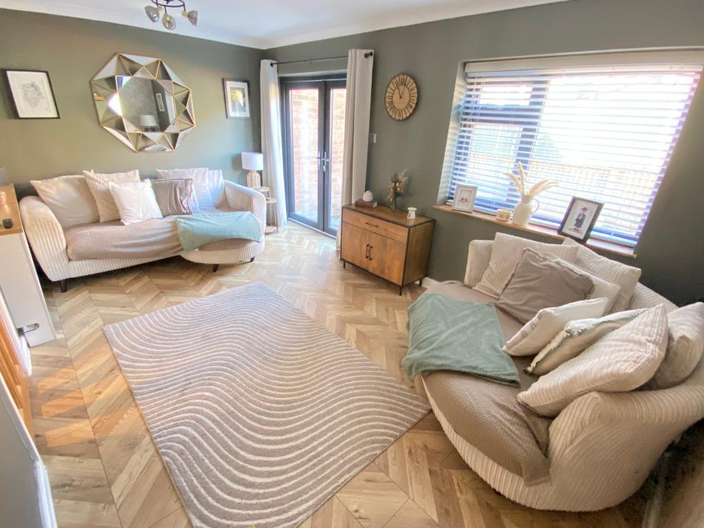 House in Stoke-on-Trent - View 3