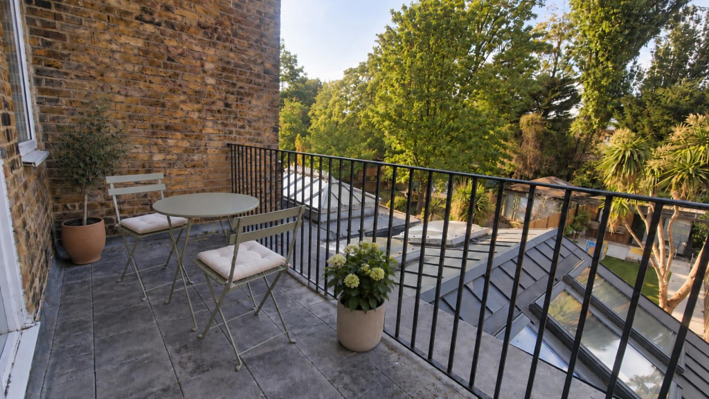 Apartment in London - View 3