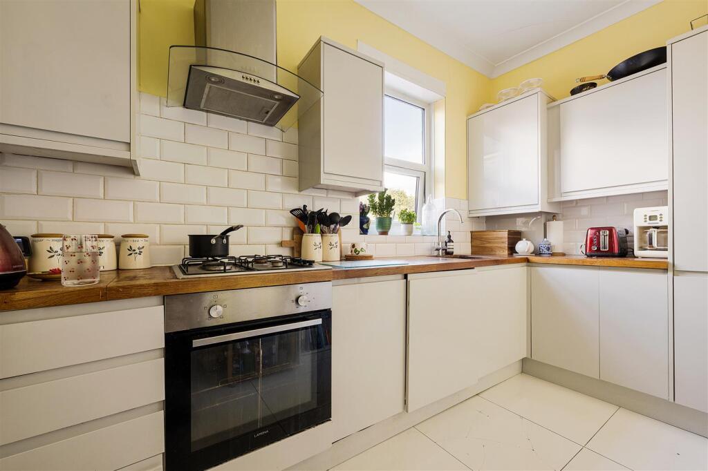 Apartment in London, Leyton - View 4