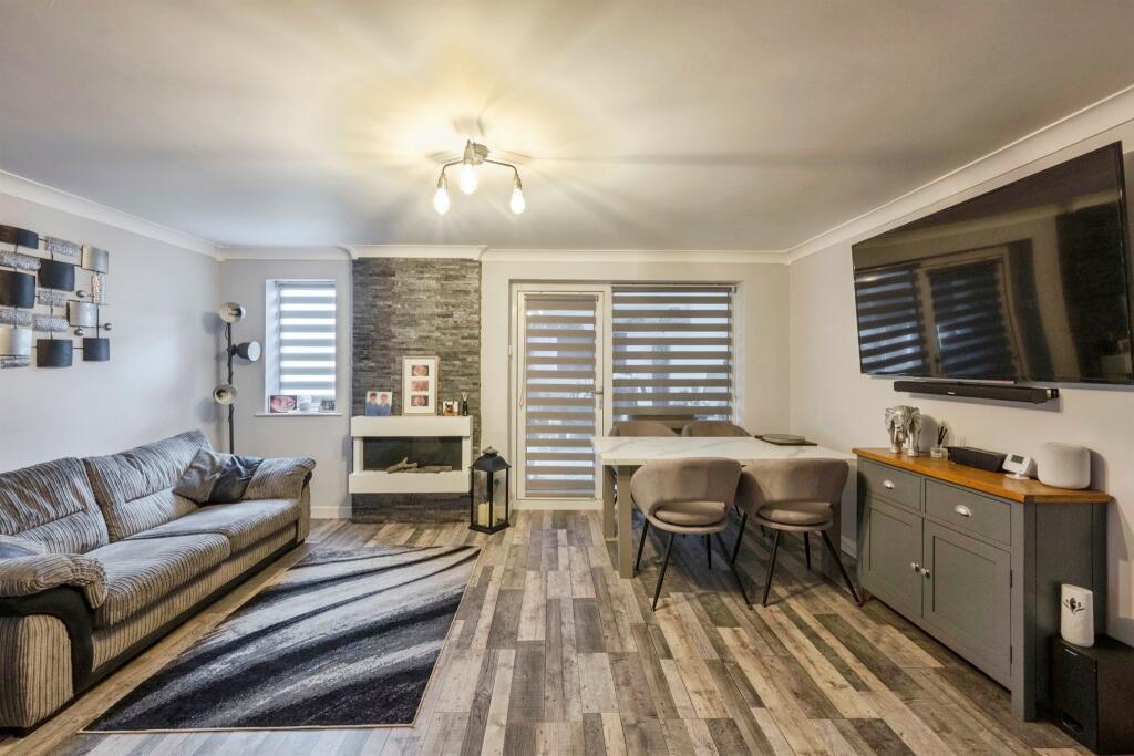 House in Doncaster, South Yorkshire - View 2