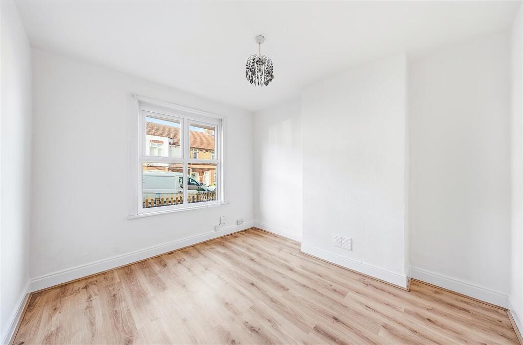 House in Dartford, Joydens Wood - View 3
