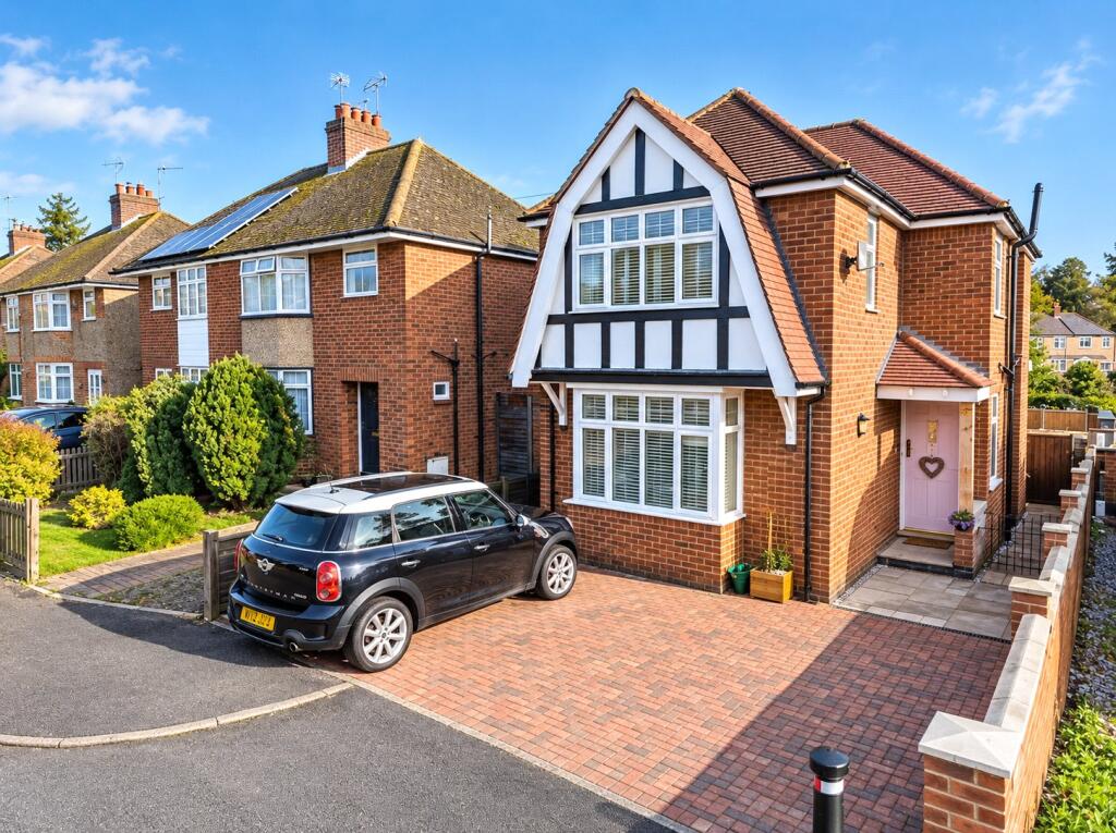 3-bed detached on Mayfield Road, Desborough, Kettering, Northamptonshire, NN14, £325,000