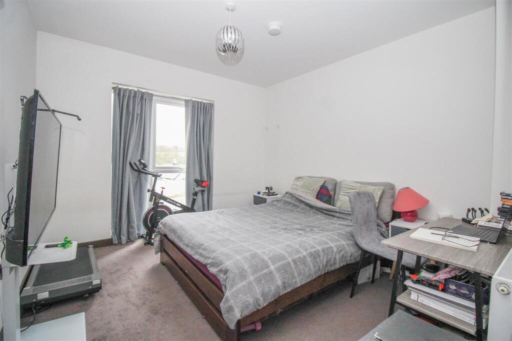 Moore House, Harlow photo 2