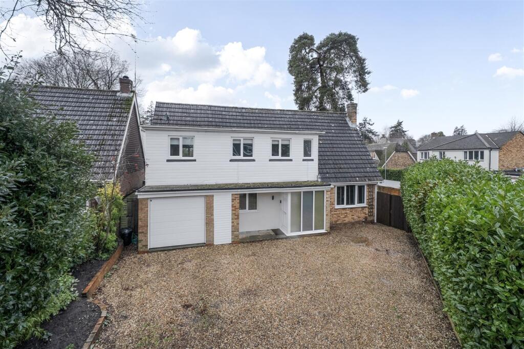 Main image of property: Thornbury Close, Crowthorne, Berkshire, RG45 6PE