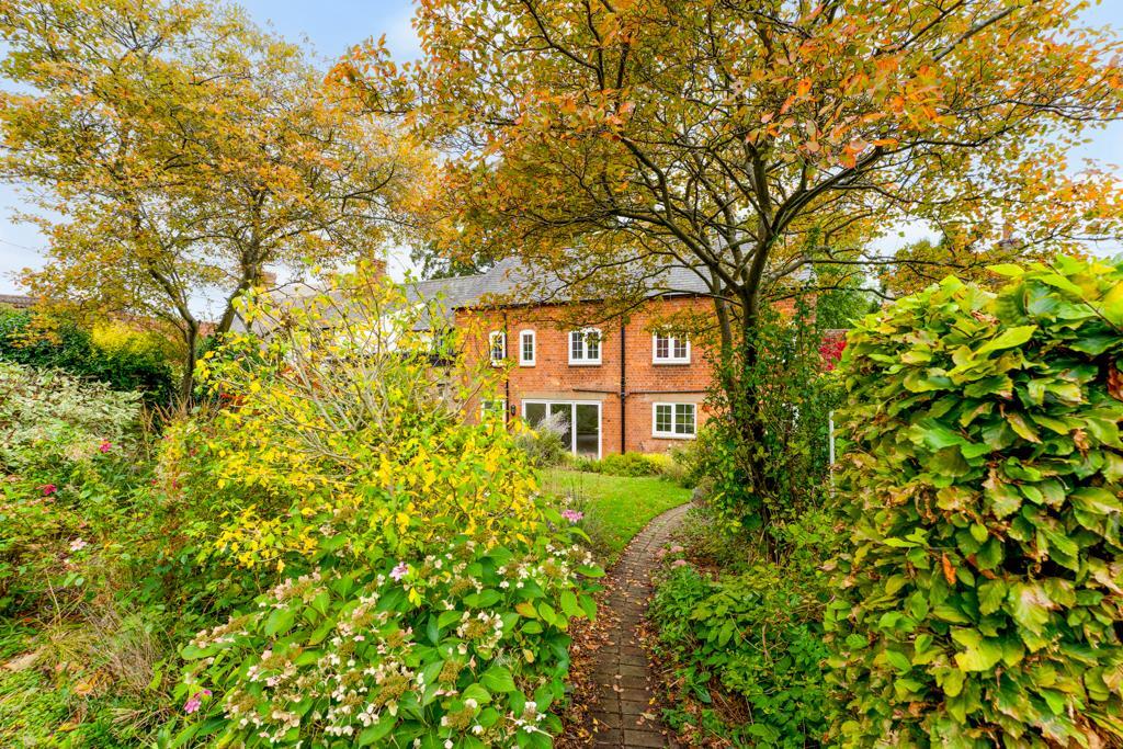 House in Geddington, North Northamptonshire - View 3