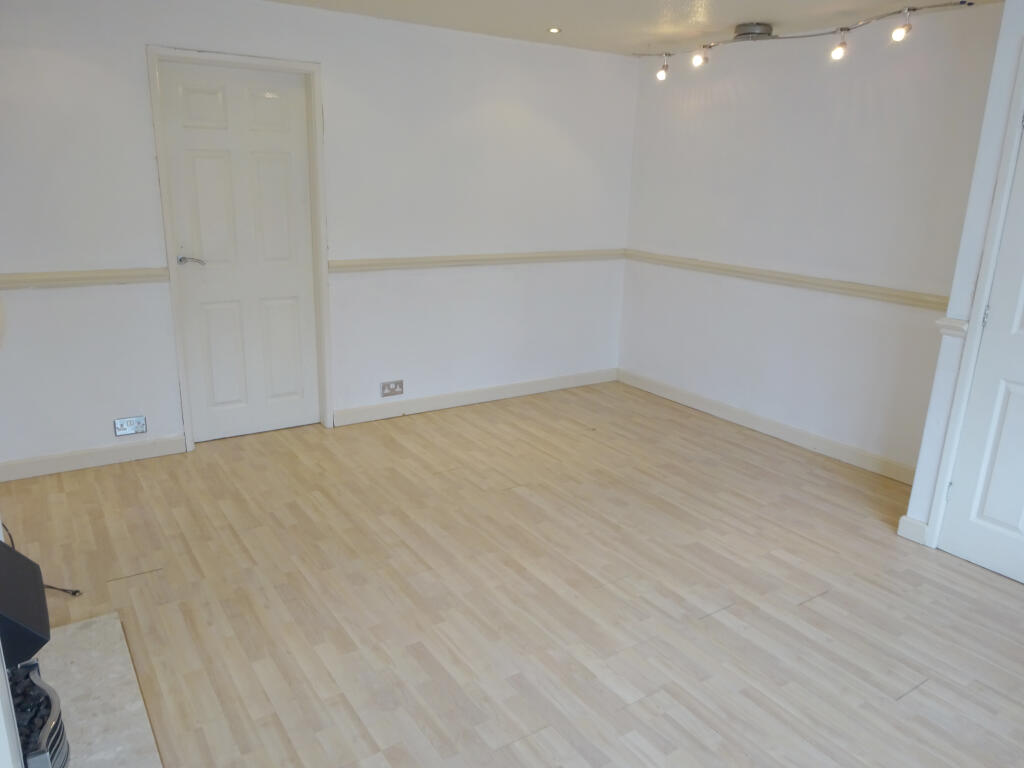 Kirton Place, Blackpool photo 3