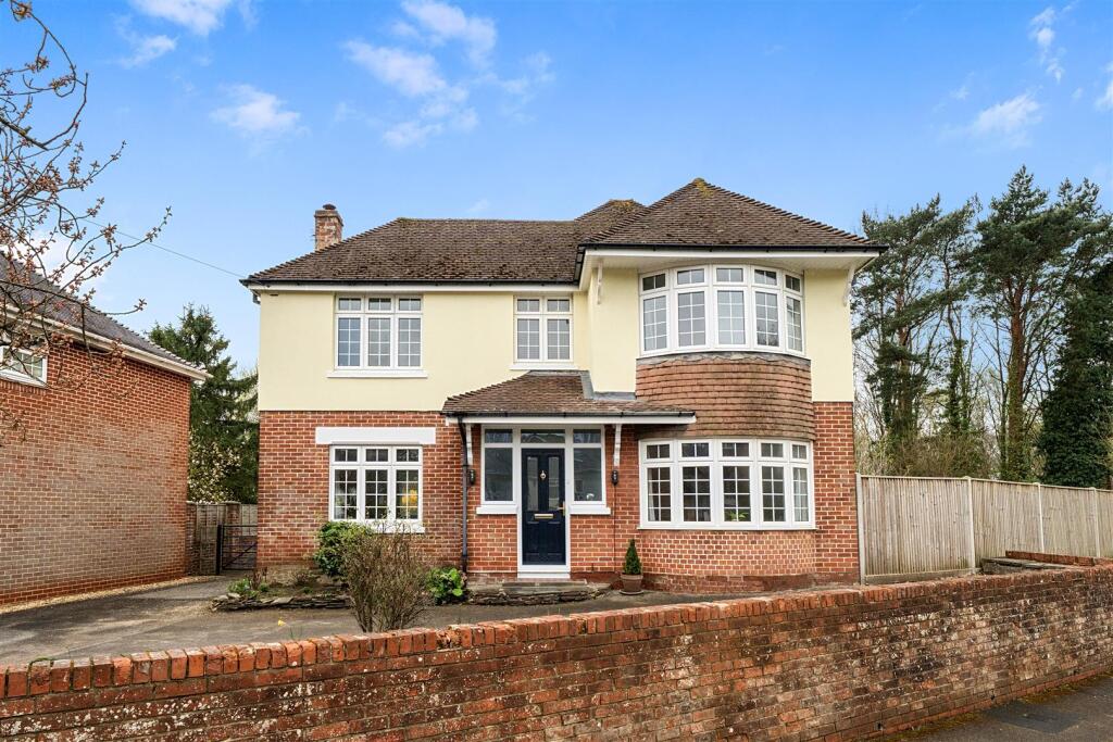 Main image of property: Swanwick Lane, Swanwick