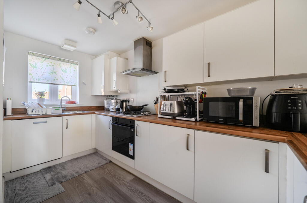 House in Shinfield, Ryeish Green - View 4