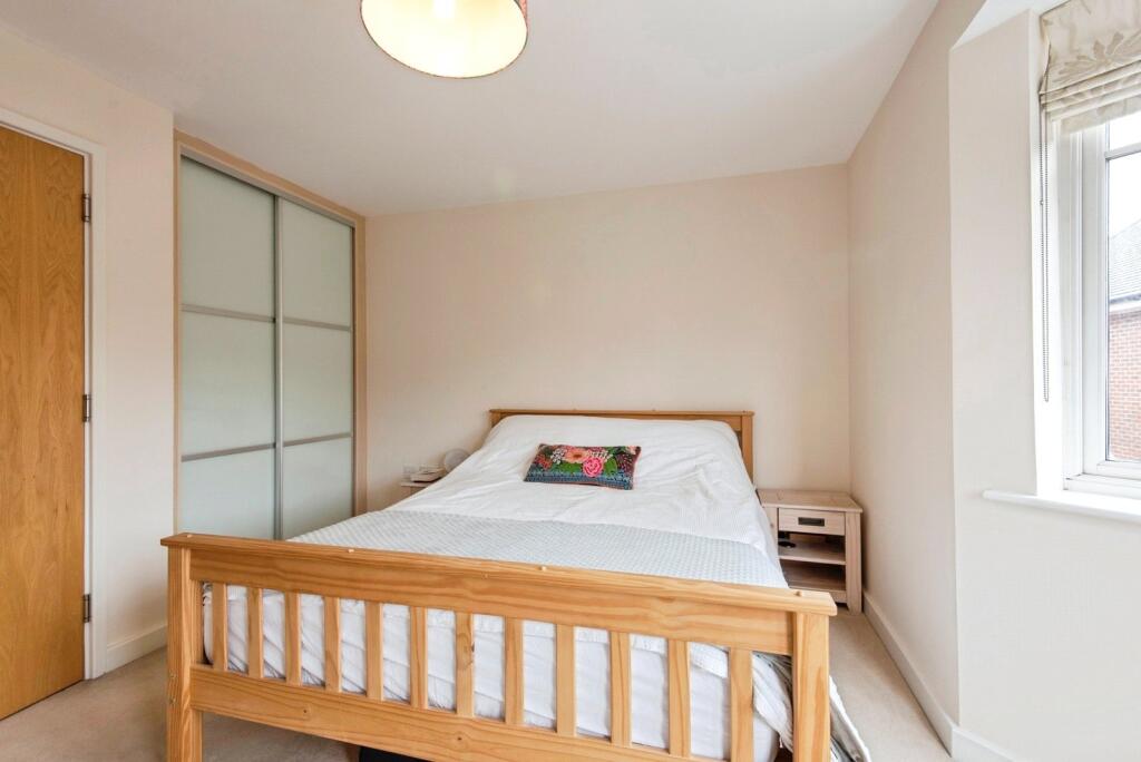 Apartment in North Hertfordshire, Hertfordshire - More