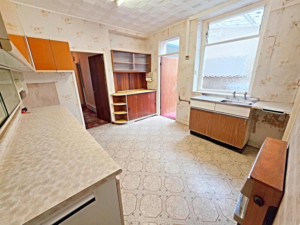 Lanwern Road, Maesycoed, Pontypridd - View 4