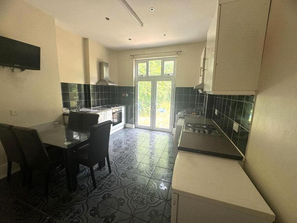 Main image of property: 33 Wostenholm Road