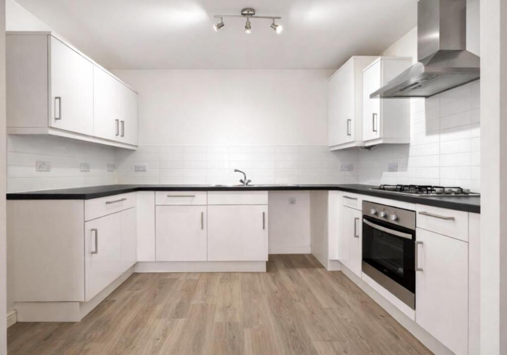 Apartment in Swindon - View 3