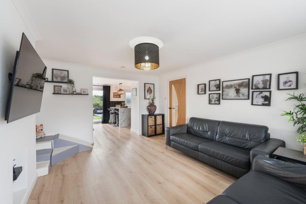 House in Kirkcaldy - More