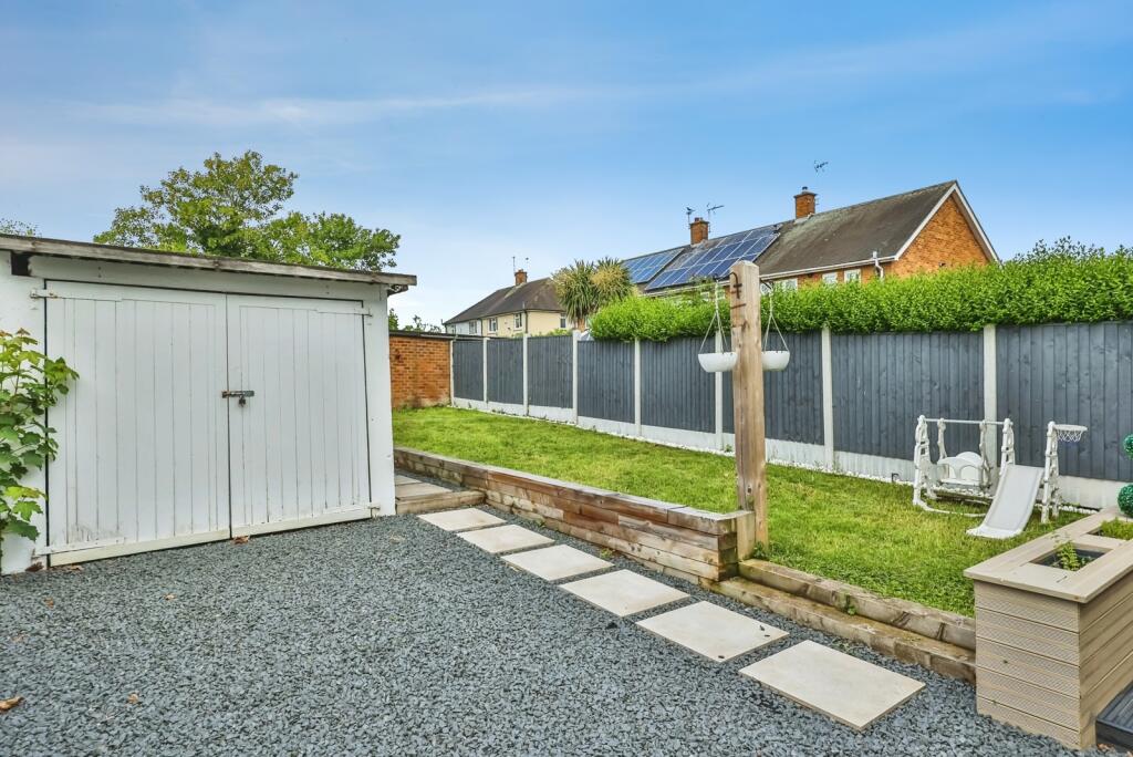 House in Nottingham, Clifton - View 4
