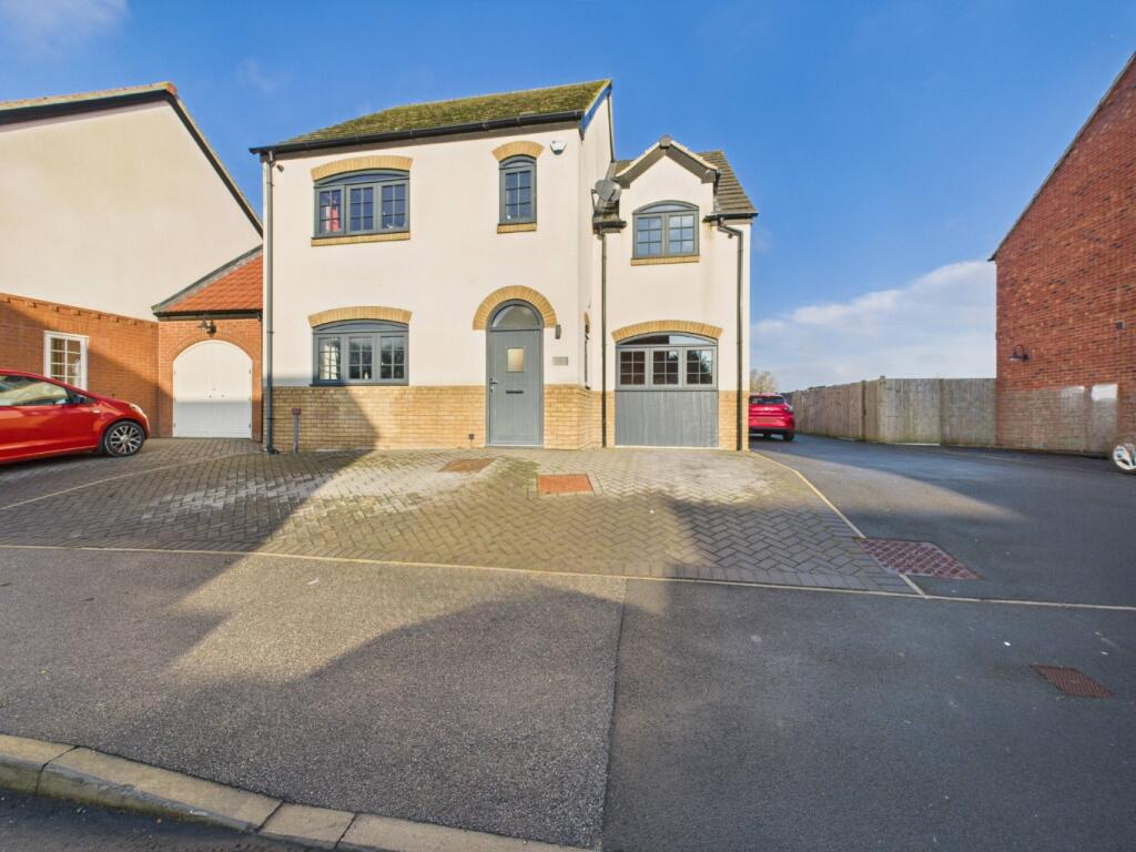Main image of property: Pymhurst Crescent, Wawne, Hull, HU7 5EU