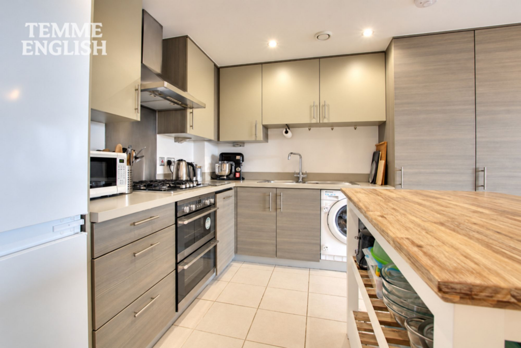 Apartment in Southend-on-Sea - View 5