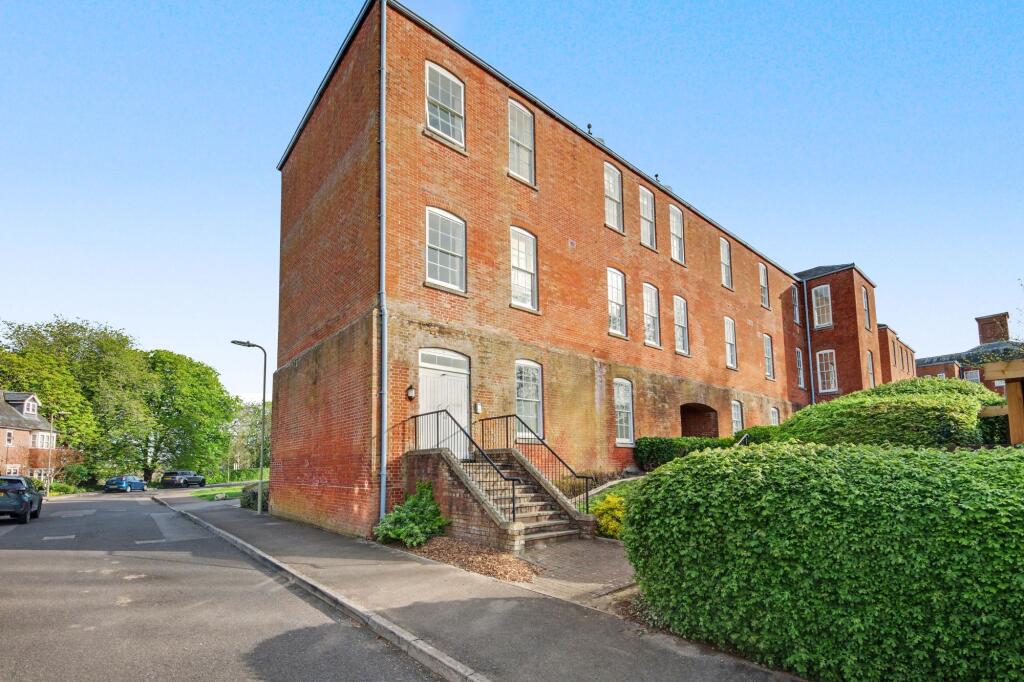 Main image of property: Consort Mews, Knowle, PO17