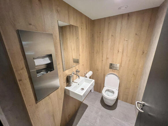 First Floor Suite, 1c Balderton Court