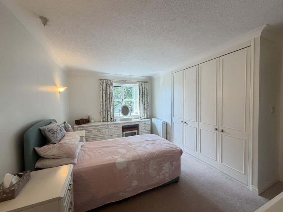 Apartment in Southampton - View 4