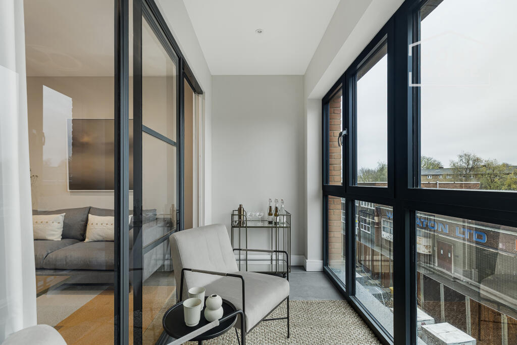 Apartment in Birmingham, West Midlands - View 4