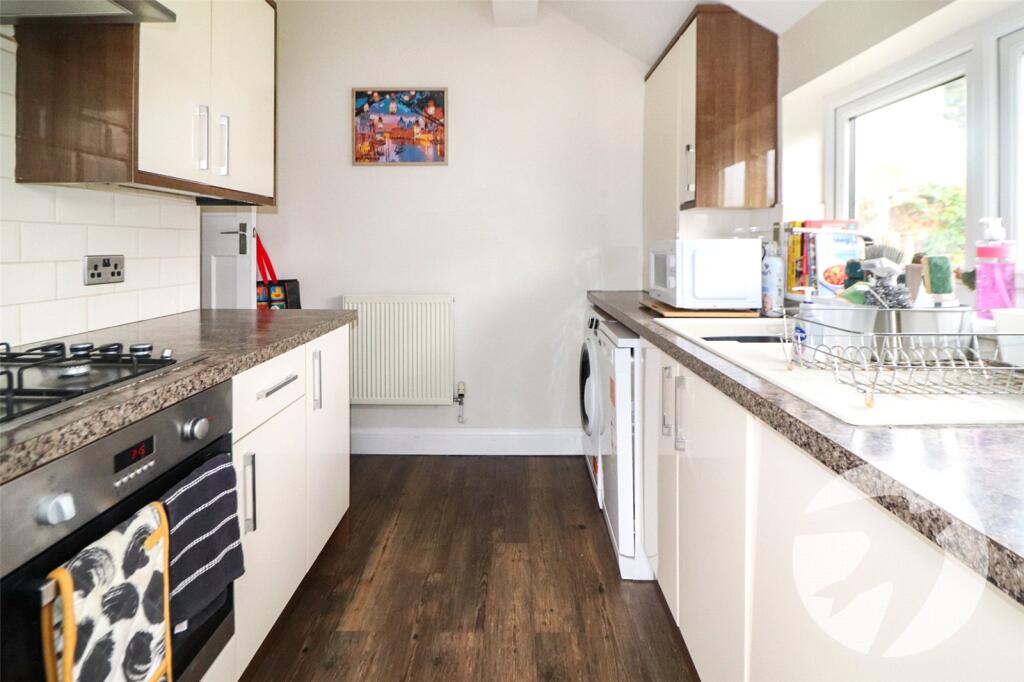 Beechcroft Avenue, Barnehurst, Kent, DA7 photo 4