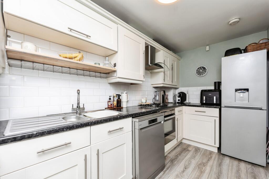 House in Barnsley, South Yorkshire - More