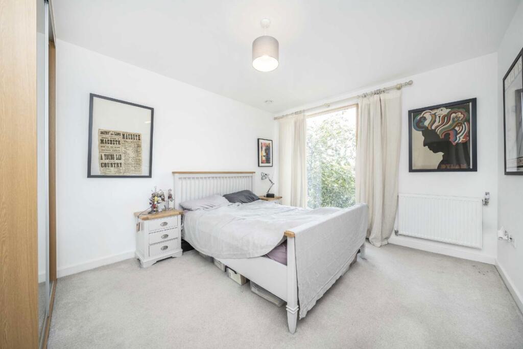 Apartment in London, Millbrook Park, West Finchley - View 4