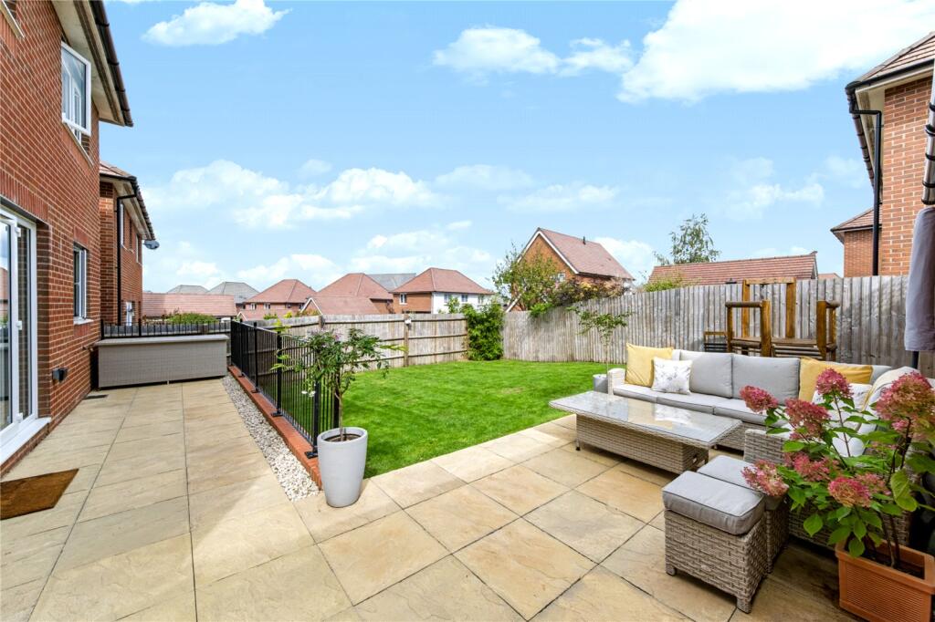 House in Warminster, Tascroft Rise, Wiltshire - View 4