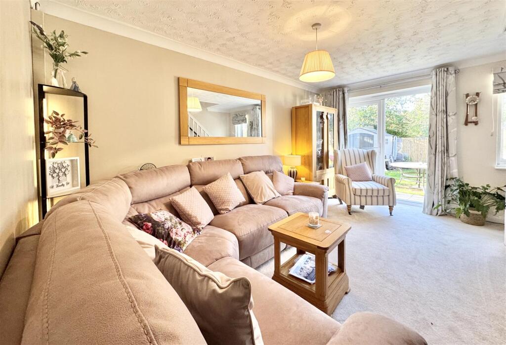 House in Gloucester - View 5