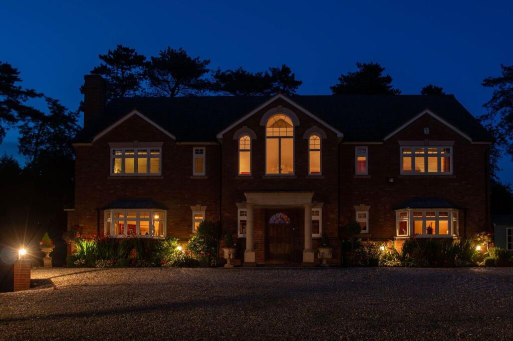 Additional image 31 of Plymouth Drive, Barnt Green, B45