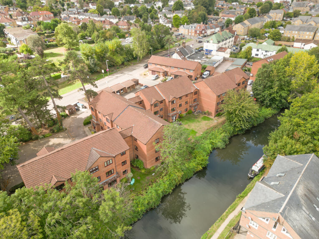 Apartment in Dacorum, Berkhamsted - View 2