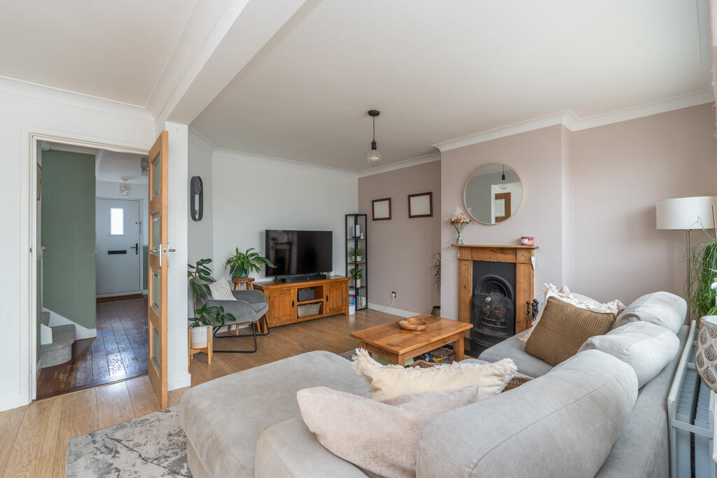 House in Southampton - More