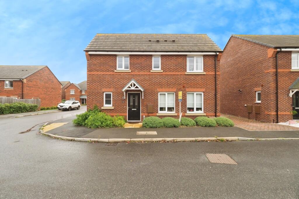 3-bed detached on Monk Road, Burton-on-Trent, Staffordshire, DE13, £150,000