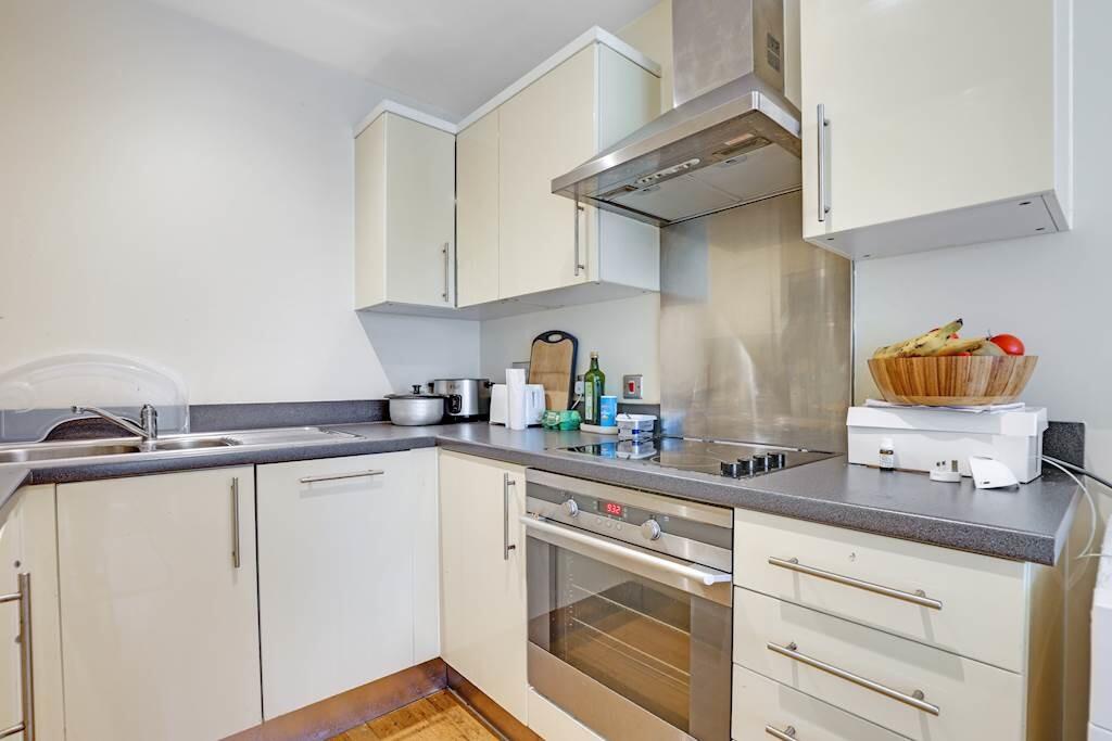 Apartment in London - View 5
