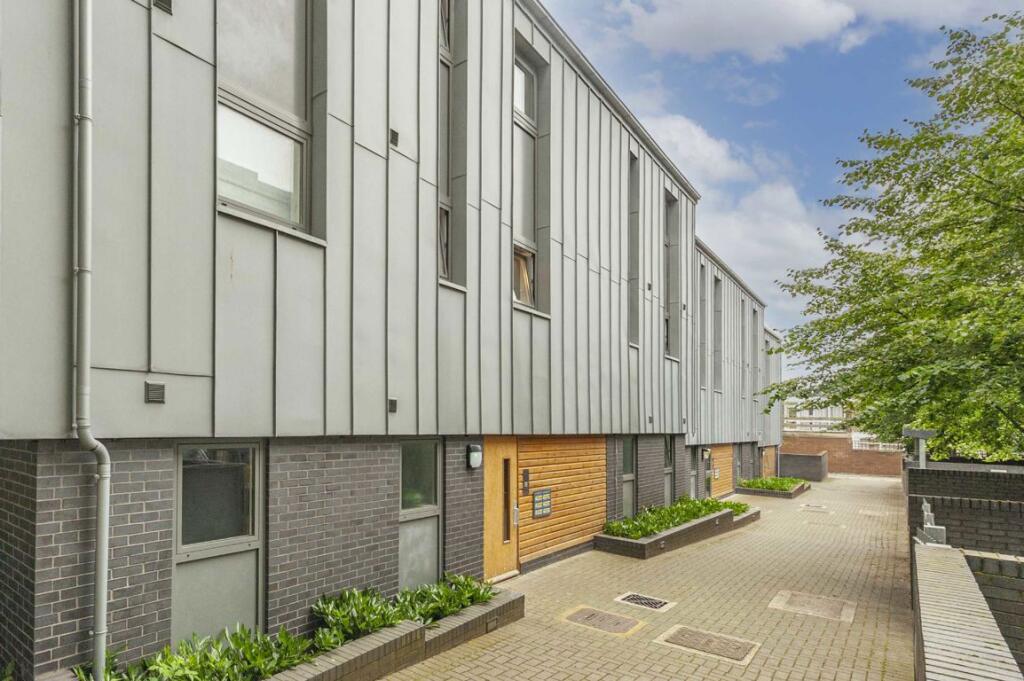 Main image of property: Wharncliffe Mews, Clapham