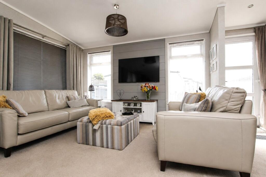 Check out this 2 bedroom detached house for sale on Rightmove, photograph 5