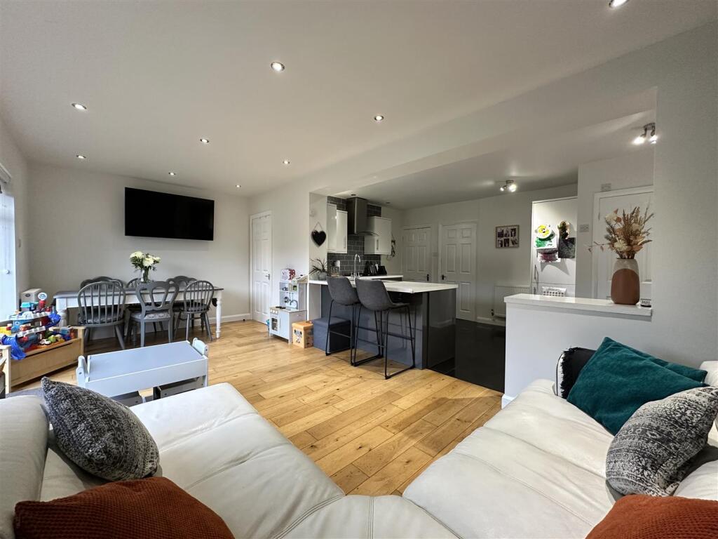 House in Newark, New Balderton, Balderton - View 2