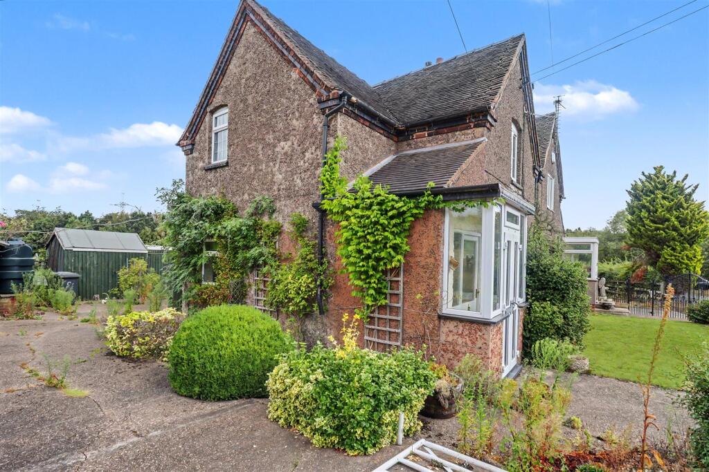 House in Wolverhampton - View 4