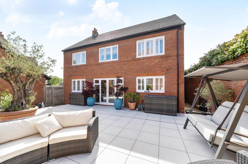 Larbourne Park Road, Flore, Northampton, NN7 - View 2