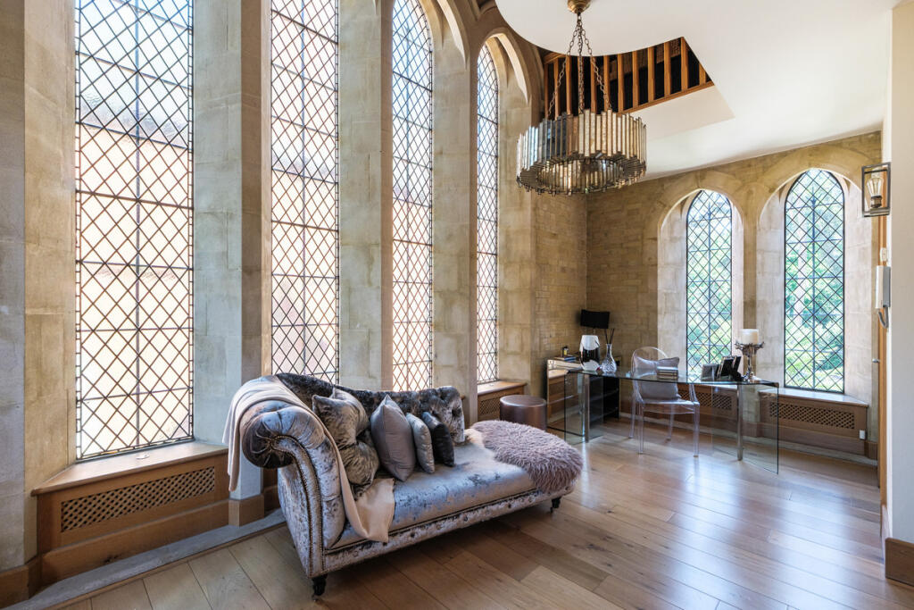 Main image of property: Kirtkstall House, The Ridgeway, London, NW7